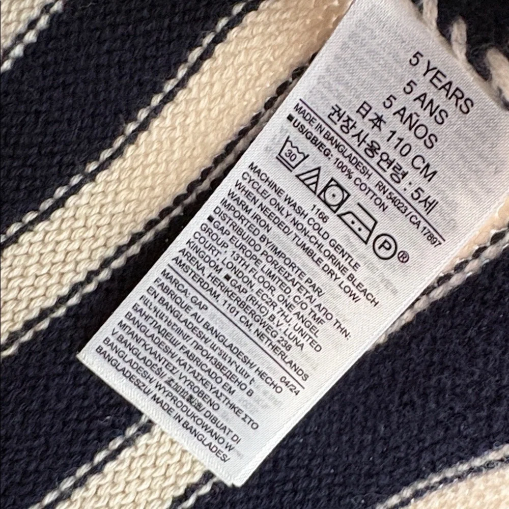 Gap Girls Sweater size 5t